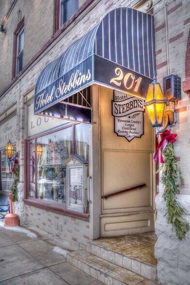 More Photos Of 201 Steele St, Algoma Hotel For Sale