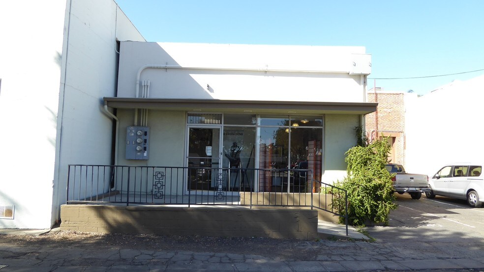 More Photos Of 434 E Main St, Ventura Storefront For Lease