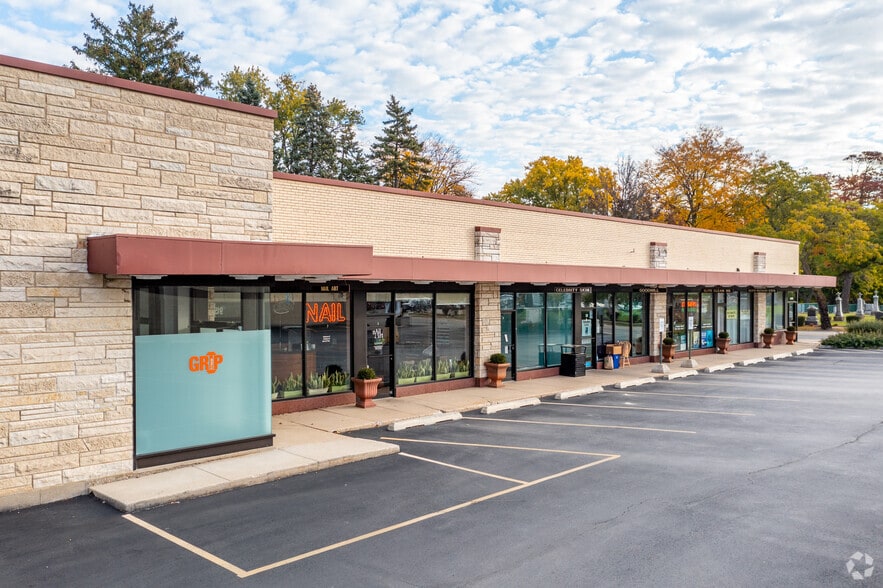 More Photos Of 909-929 Ridge Rd, Wilmette Unknown For Lease