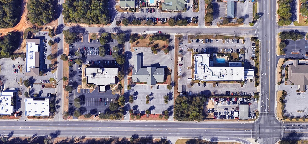 More Photos Of 5061 N 12th Ave, Pensacola Bank For Lease