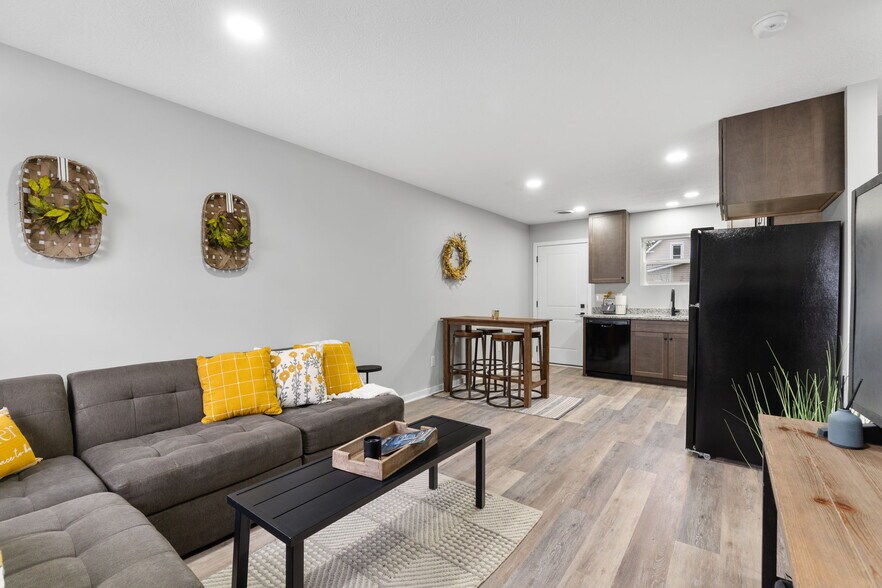 More Photos Of 384 N Franklin St, Richwood Multifamily For Sale