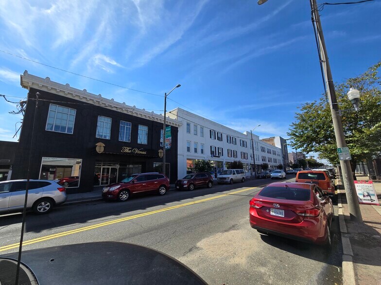 Primary Photo Of 1420 Hull St, Richmond Apartments For Lease