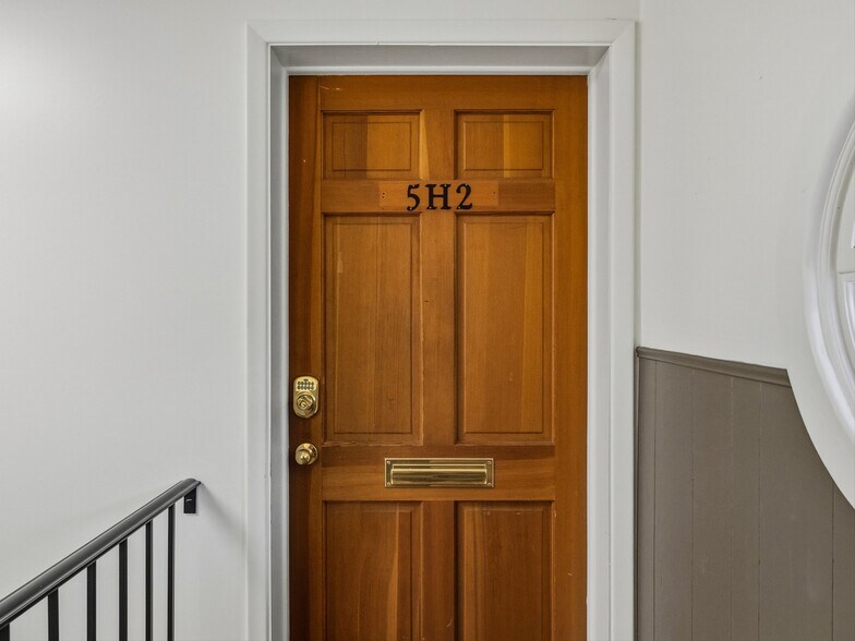 More Photos Of 5 Doctors Park, Asheville Medical For Sale