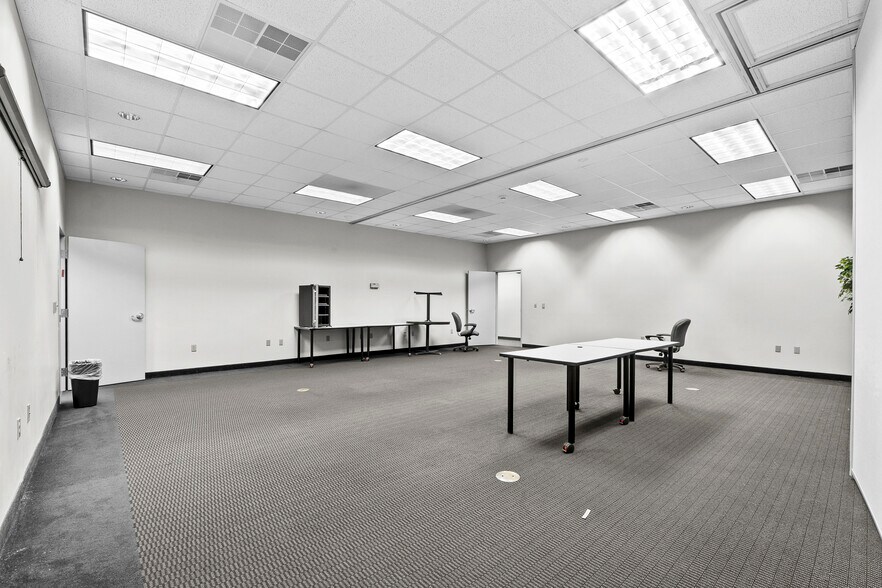 More Photos Of 7200 Highway 150, Greenville Office For Sale