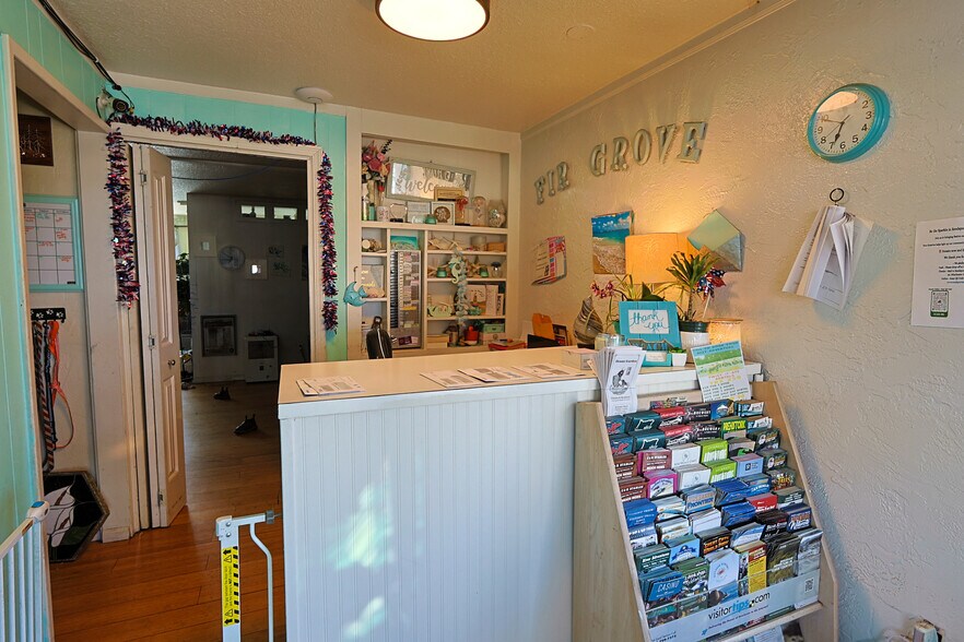 More Photos Of 2178 Winchester Ave, Reedsport Hotel For Sale