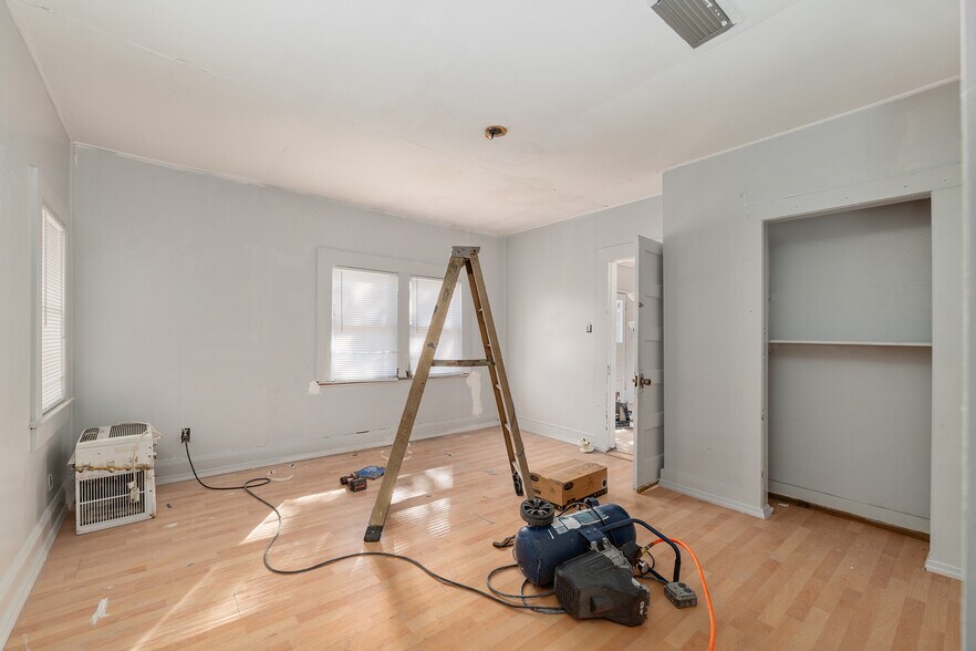 More Photos Of 1007 25th St, Ocala General Retail For Sale