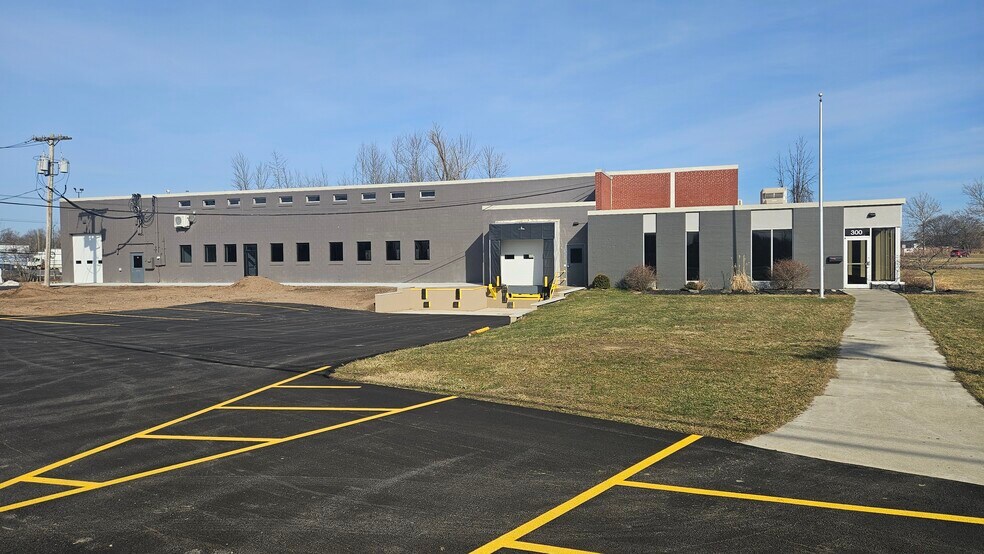 More Photos Of 300 Commerce Dr, Rochester Warehouse For Lease