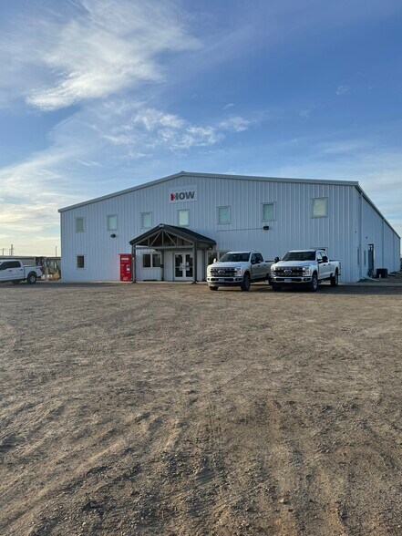 More Photos Of 309 24th Ave SW, Watford City Industrial For Sale