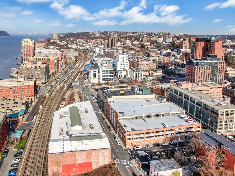 More Photos Of 86 Main St, Yonkers Office For Lease