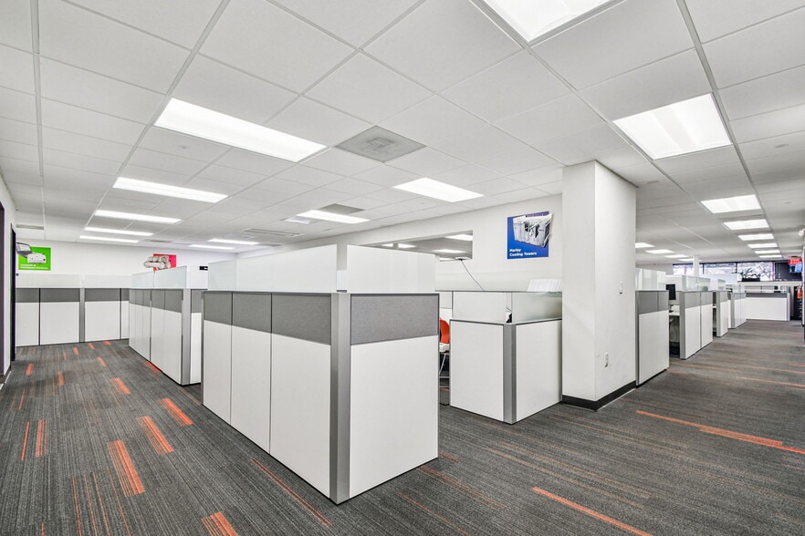 More Photos Of 902 N Himes Ave, Tampa Office For Lease