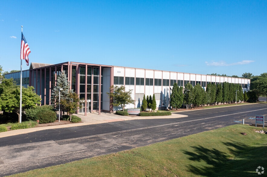 More Photos Of 540 W Northwest Hwy, Barrington Unknown For Lease