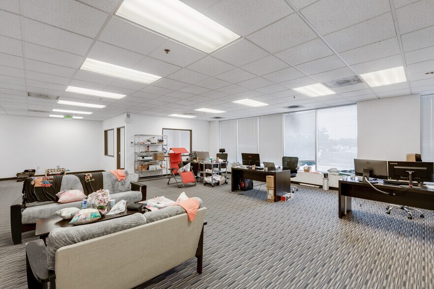 More Photos Of 14801 Able Ln, Huntington Beach Warehouse For Lease