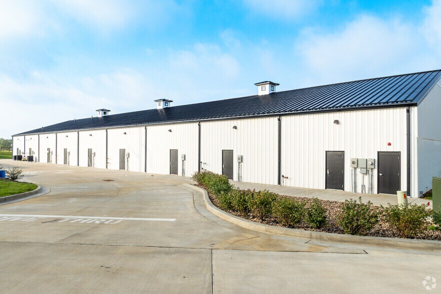 More Photos Of 124 Ernest R. Kouma Blvd, Radcliff Storefront For Lease