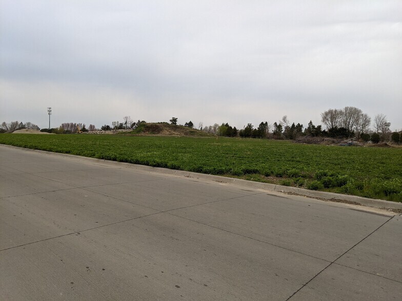 More Photos Of 3990 Blairs Ferry Rd NE, Cedar Rapids Unknown For Lease