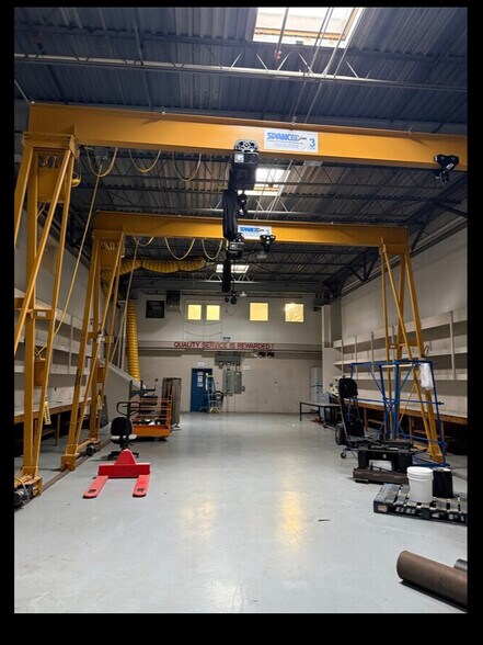 More Photos Of 11 Willow Rd, Ayer Warehouse For Lease