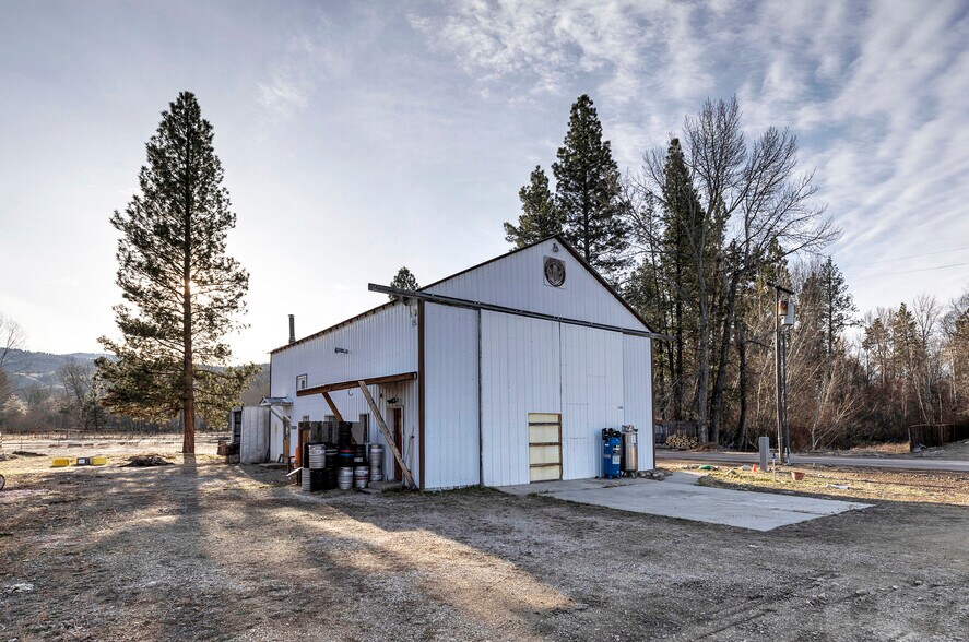 More Photos Of 308 E Tanner Ave, Darby Freestanding For Sale