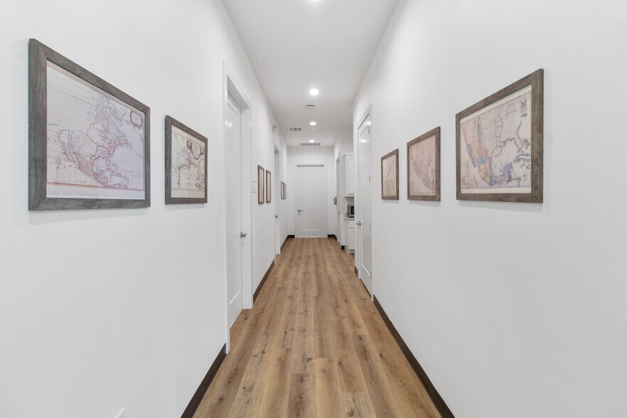 More Photos Of 4438 State Highway 6, College Station Office For Lease
