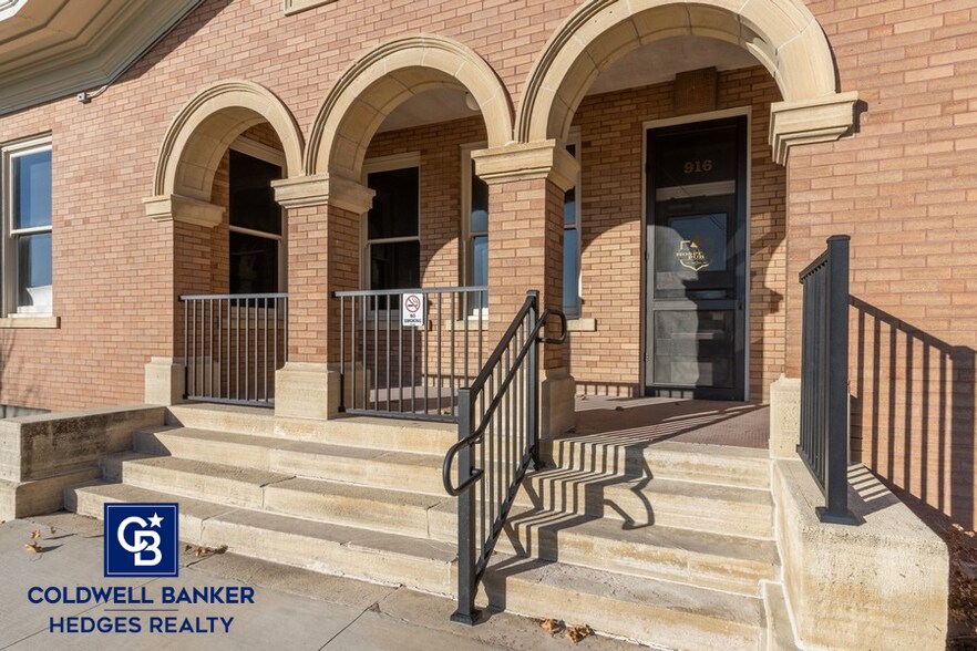 More Photos Of 916 W 9th St, Vinton Specialty For Sale