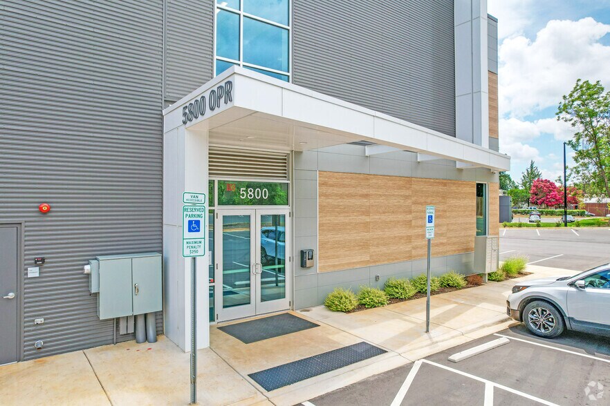 More Photos Of 5800 Old Pineville Rd, Charlotte Office For Lease