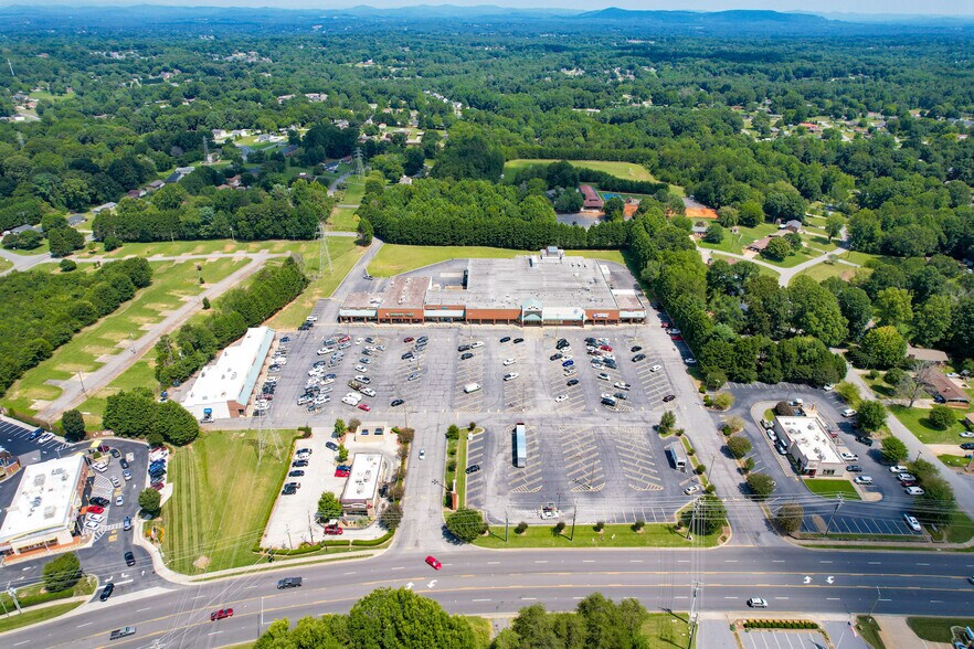 More Photos Of 2500 Springs Rd, Hickory Unknown For Lease