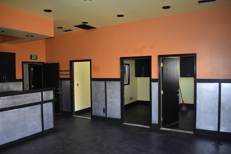 More Photos Of 9510 14th Ave S, Seattle Auto Salvage Facility For Sale