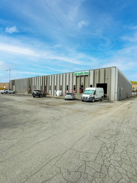 Primary Photo Of 2820 Roe Ln, Kansas City Warehouse For Sale