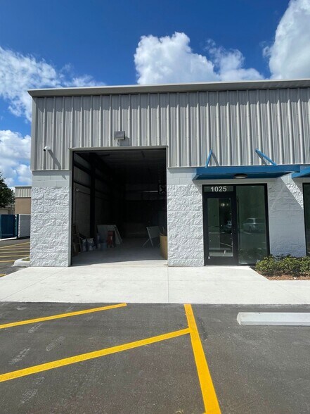 More Photos Of 1725 Kennedy Pt, Oviedo Industrial For Lease