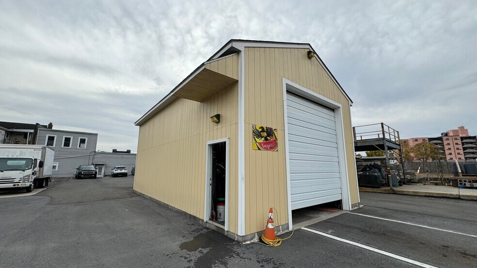 More Photos Of 309 S Main St, Phillipsburg Office For Sale