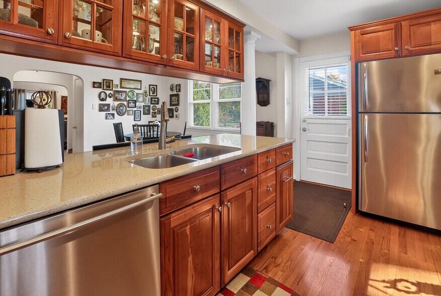 More Photos Of 3554-3556 Woodcrest Ave, Newtown Square Apartments For Sale