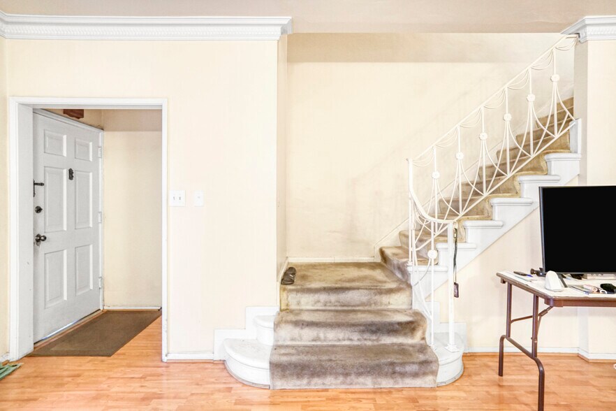 More Photos Of 728 S Genesee Ave, Los Angeles Apartments For Sale