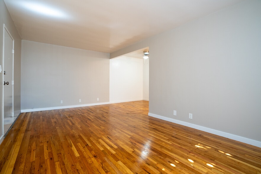 More Photos Of 1434 15th St, Santa Monica Apartments For Sale