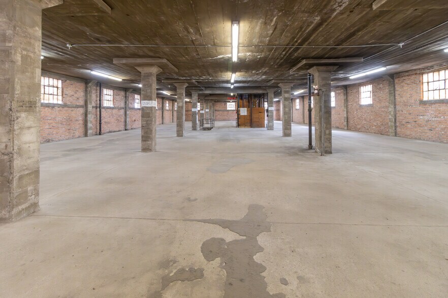 More Photos Of 902 S 1st Ave, Pocatello Distribution For Lease