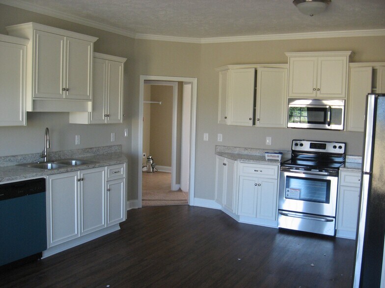 More Photos Of 4302 E Barcelona Way, Augusta Specialty For Sale