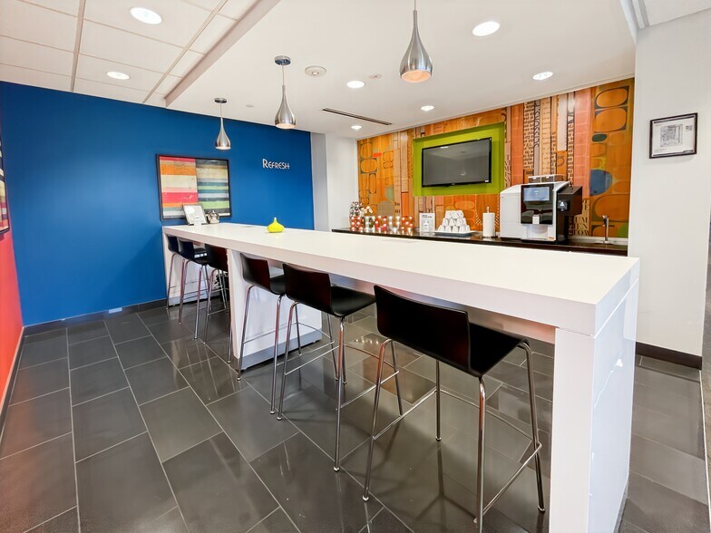 More Photos Of 325 N Saint Paul St, Dallas Coworking Space