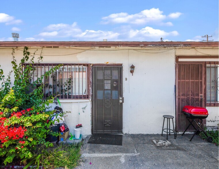 More Photos Of 1341-1343 E Las Tunas Dr, San Gabriel Storefront Retail Residential For Sale