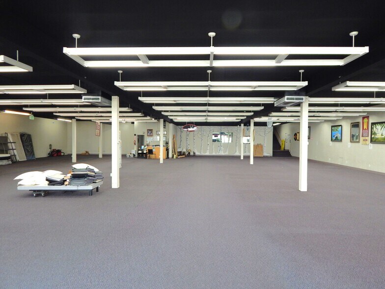 More Photos Of 635 SE Stephens St, Roseburg Freestanding For Lease