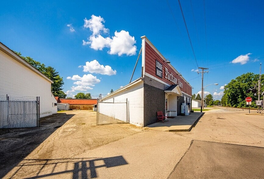 More Photos Of 100 S Brookville Pike, West College Corner Freestanding For Sale