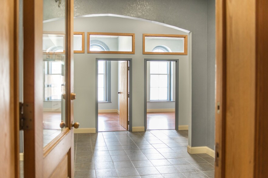 More Photos Of 30 W Broad St, Rochester Office For Lease