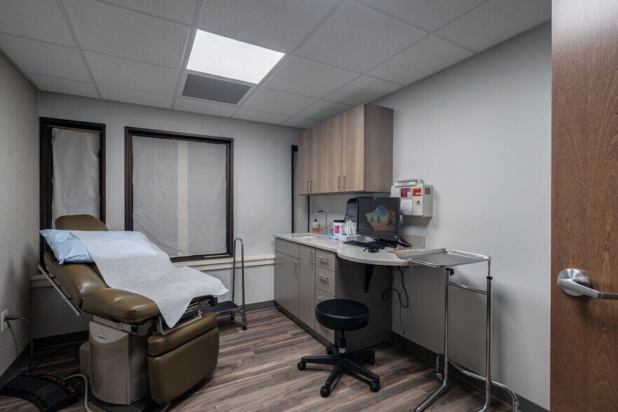 More Photos Of 195 King Ave, Athens Medical For Lease