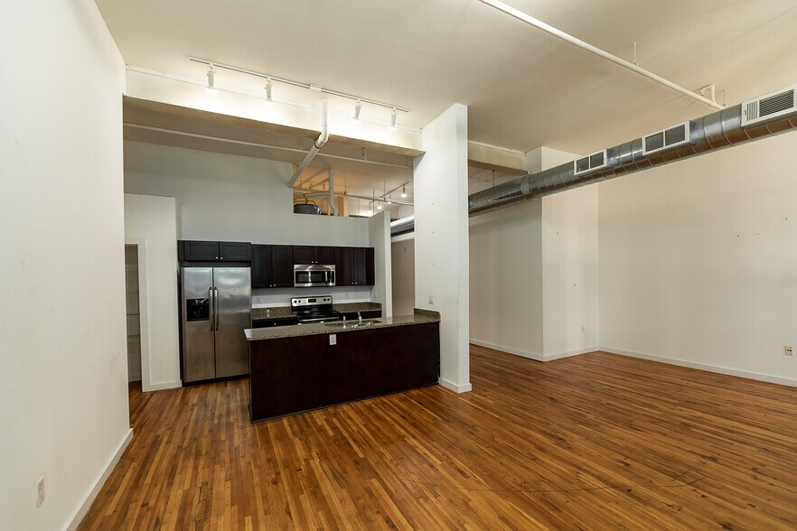 More Photos Of 347 S Front St, Memphis Apartments For Sale