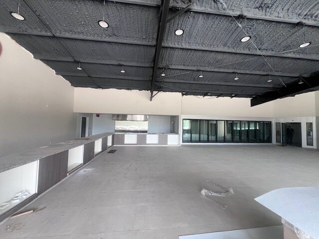 More Photos Of 1002 University ave, Lafayette Service Station For Sale