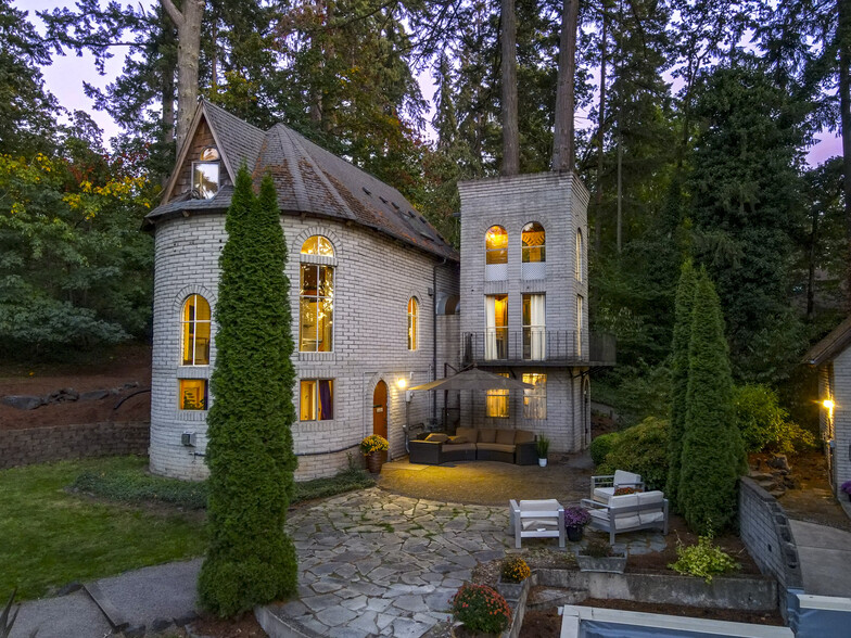 More Photos Of 1820 E 28th Ave, Eugene Multifamily For Sale