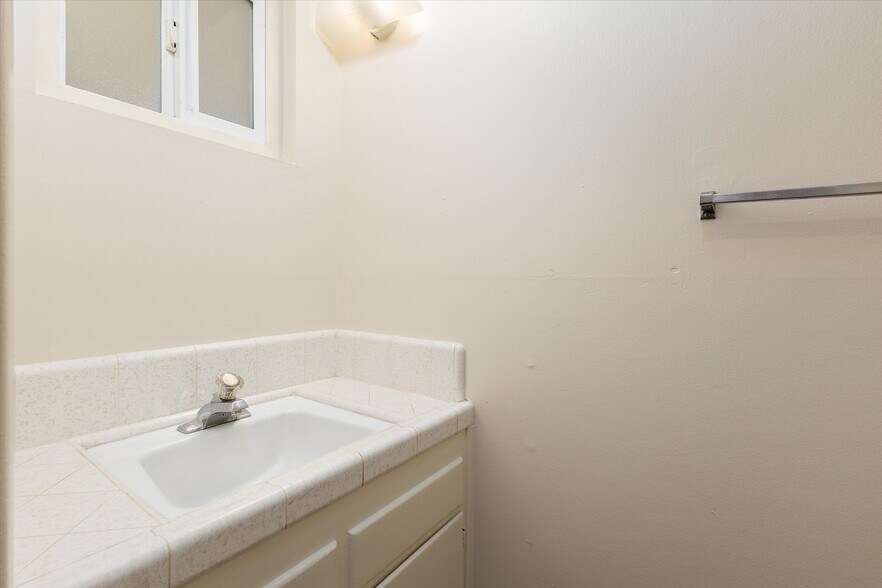 More Photos Of 2219 Oak St, Paso Robles Multifamily For Sale