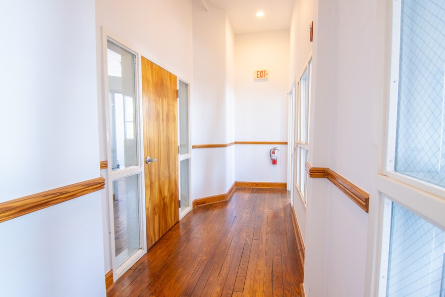 More Photos Of 290 9th St N, Saint Petersburg Storefront Retail Office For Lease