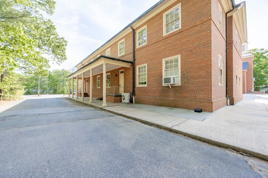 More Photos Of 7740 Cherokee Rd, Richmond Religious Facility For Sale