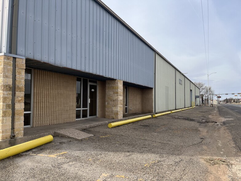 More Photos Of 1012 E Waylon Jennings Blvd, Littlefield Industrial For Sale