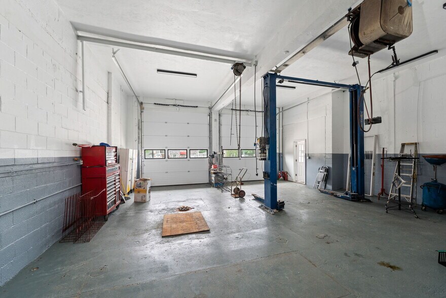 More Photos Of 2147 Acushnet Ave, New Bedford Service Station For Sale