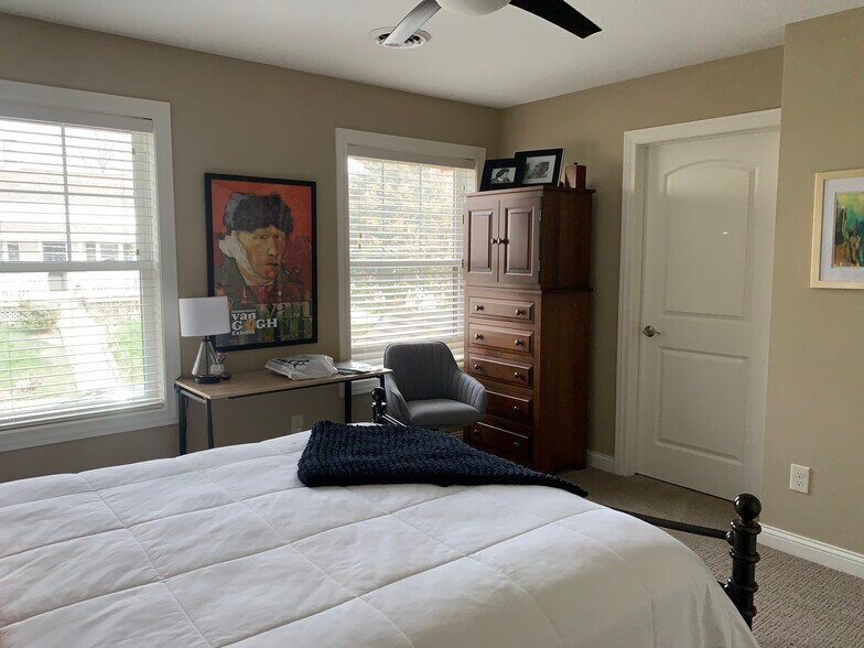 More Photos Of 2111-2115 E 12th St, Davenport Apartments For Sale