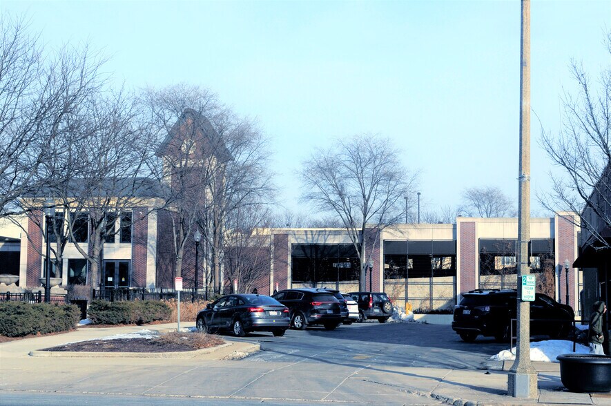 More Photos Of 71-75 S La Grange Rd, La Grange Storefront For Lease