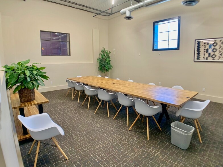 More Photos Of 612 Nogalitos St, San Antonio Flex For Sale